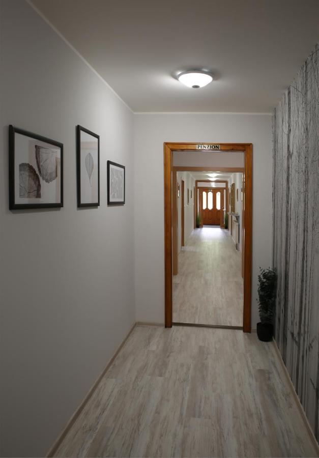Penzion U Vlku Valtice Exteriör bild